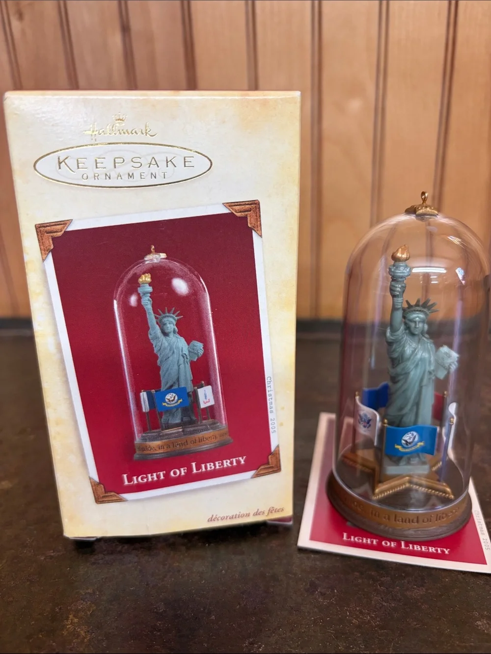 Hallmark Keepsake VTG 2005 “Light of Liberty” Statue of Liberty & Military Flags
